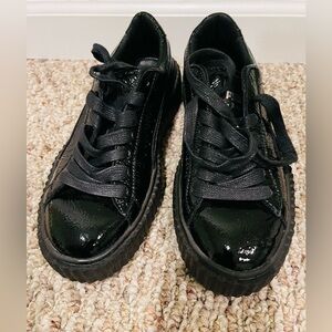 Gently used..Fenty Puma Sneaker